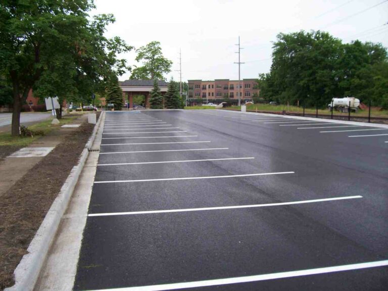 Asphalt Crack Filling Services | Pavement Crack Repair