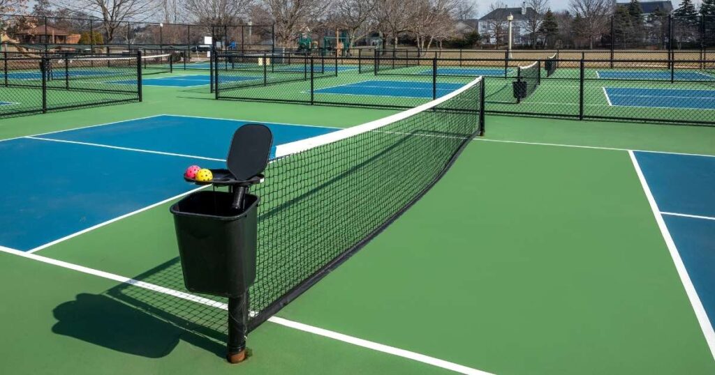 green and blue pickle ball court